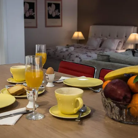 Kouros Center * קאבאלה