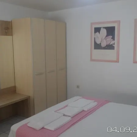 Kouros Center Apartment