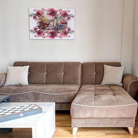 Kouros Center Apartment *