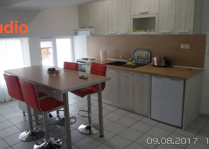 Kouros Center Apartment *